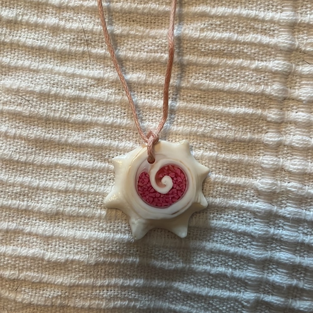 Shell Necklace - Picture 3 of 3